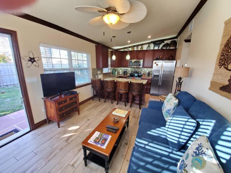 Hawaiian Cottage - Heated Pool Walk To The Beach Коко-Біч Екстер'єр фото